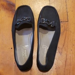 New black loafer style flats